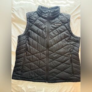 Columbia Women's Black Puffer Vest Heavenly 2X 2XL Omni Heat Great Condition